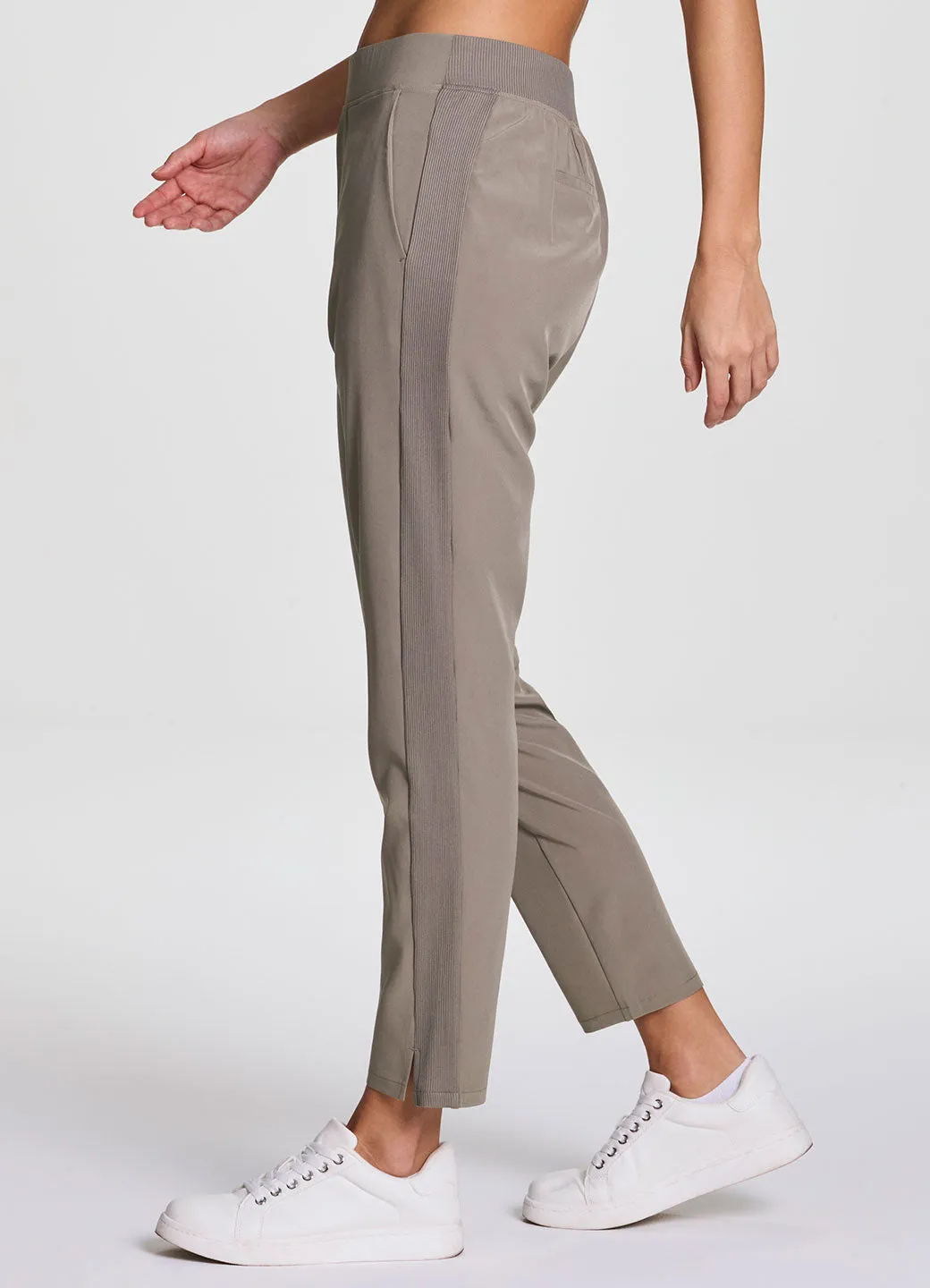 Everyday Ribbed Ankle Pant