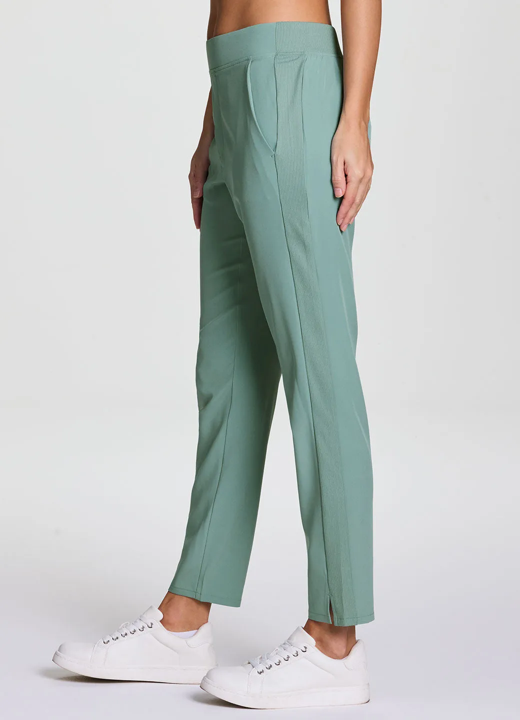 Everyday Ribbed Ankle Pant